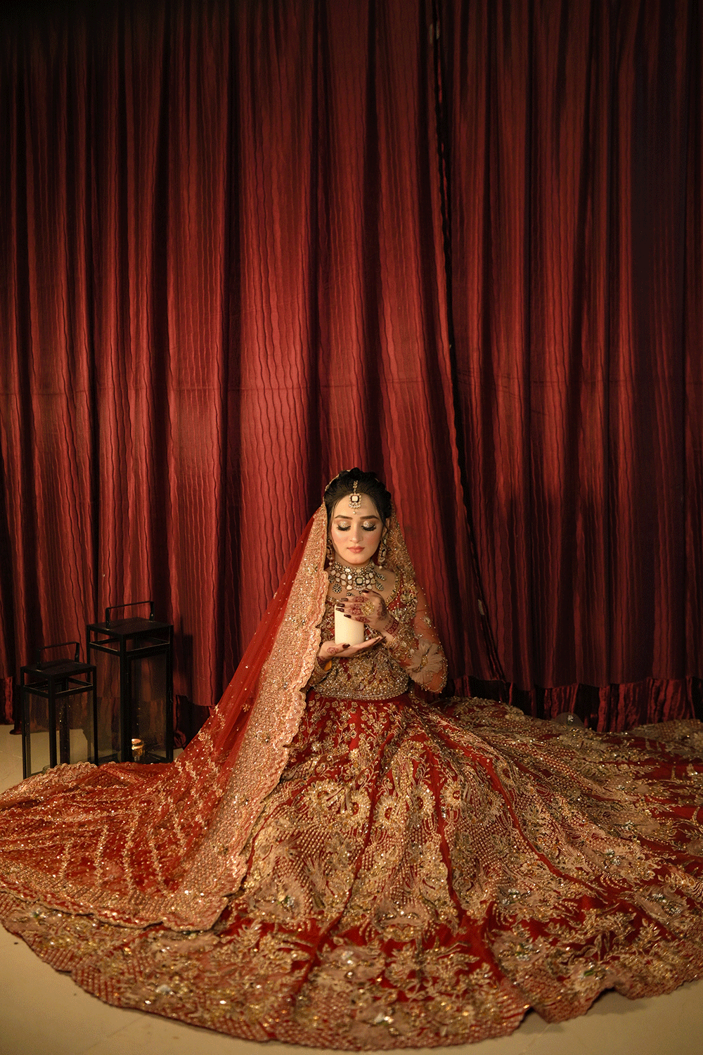 GUL-E-RANA SBM-4 Red Baraat Bridal - Sillhouete
