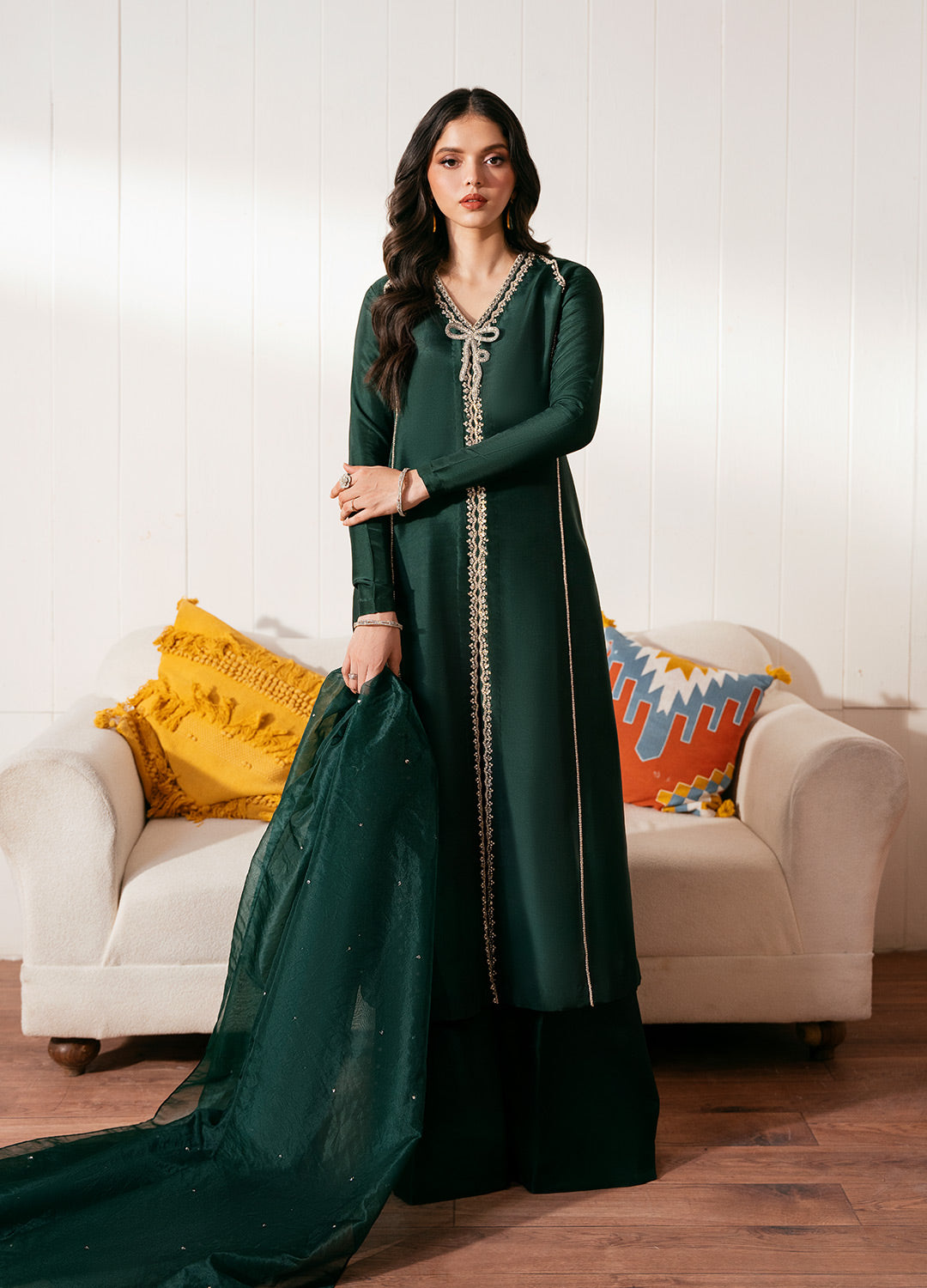 Luxury Bottle Green Hand-Embellished Formal Outfit for Women Sillhouete Luxury Bottle Green Hand-Embellished Formal Outfit for Women Sillhouete