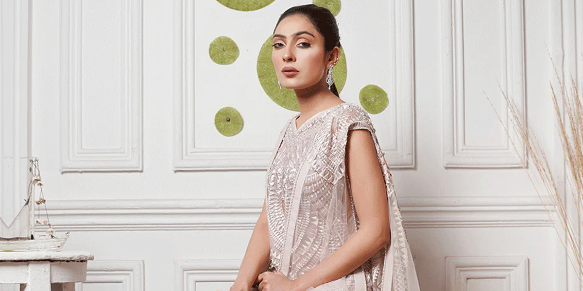 Stunning Pakistani Traditional Formal Dresses Available Online for Women in the USA