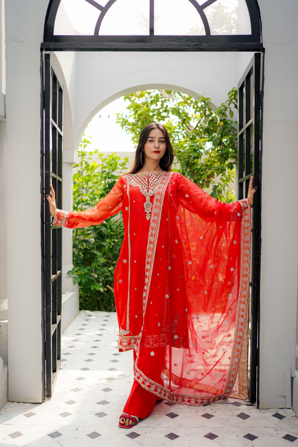 READY TO WEAR