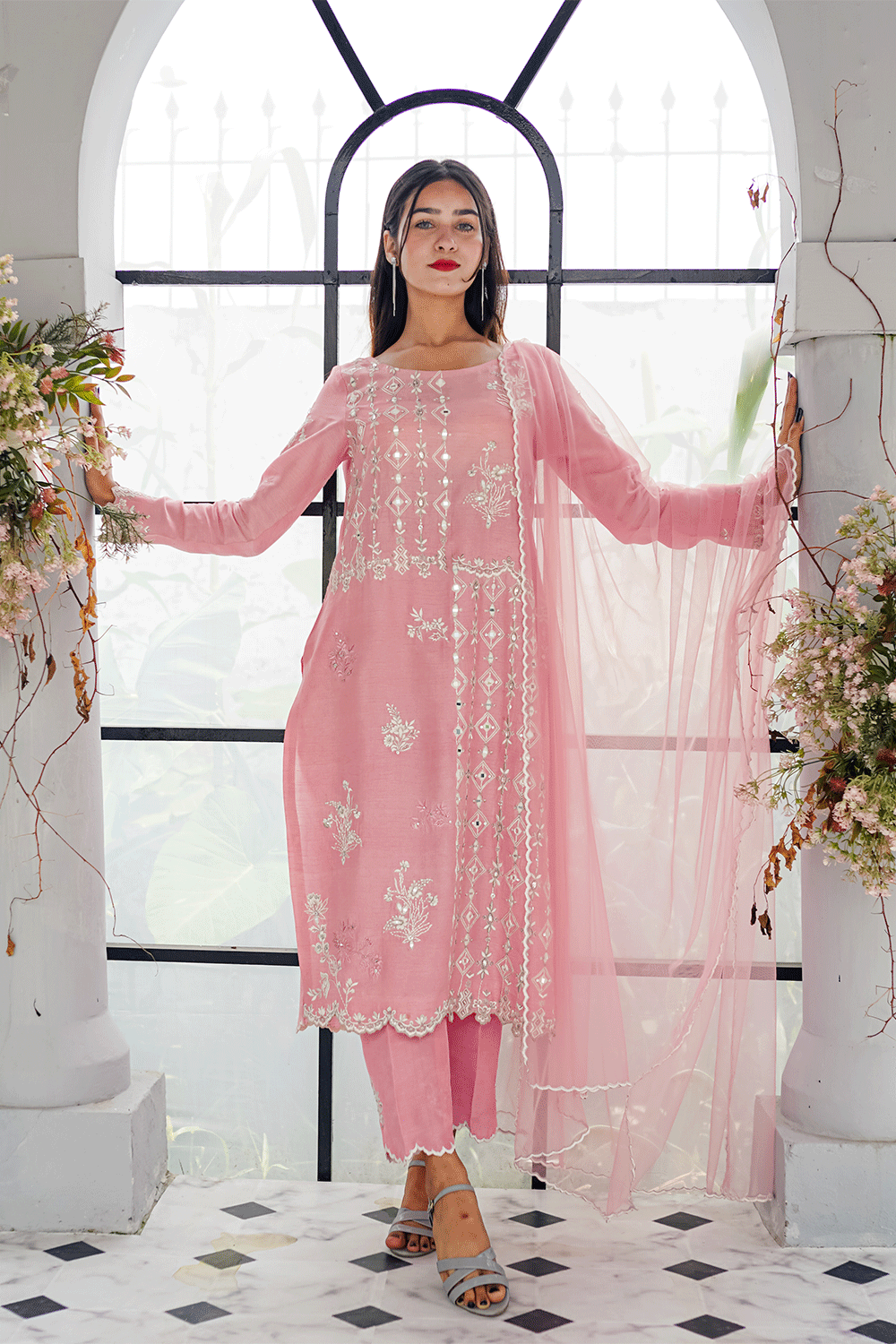 readymade traditional Pakistani dresses for ladies online in USA