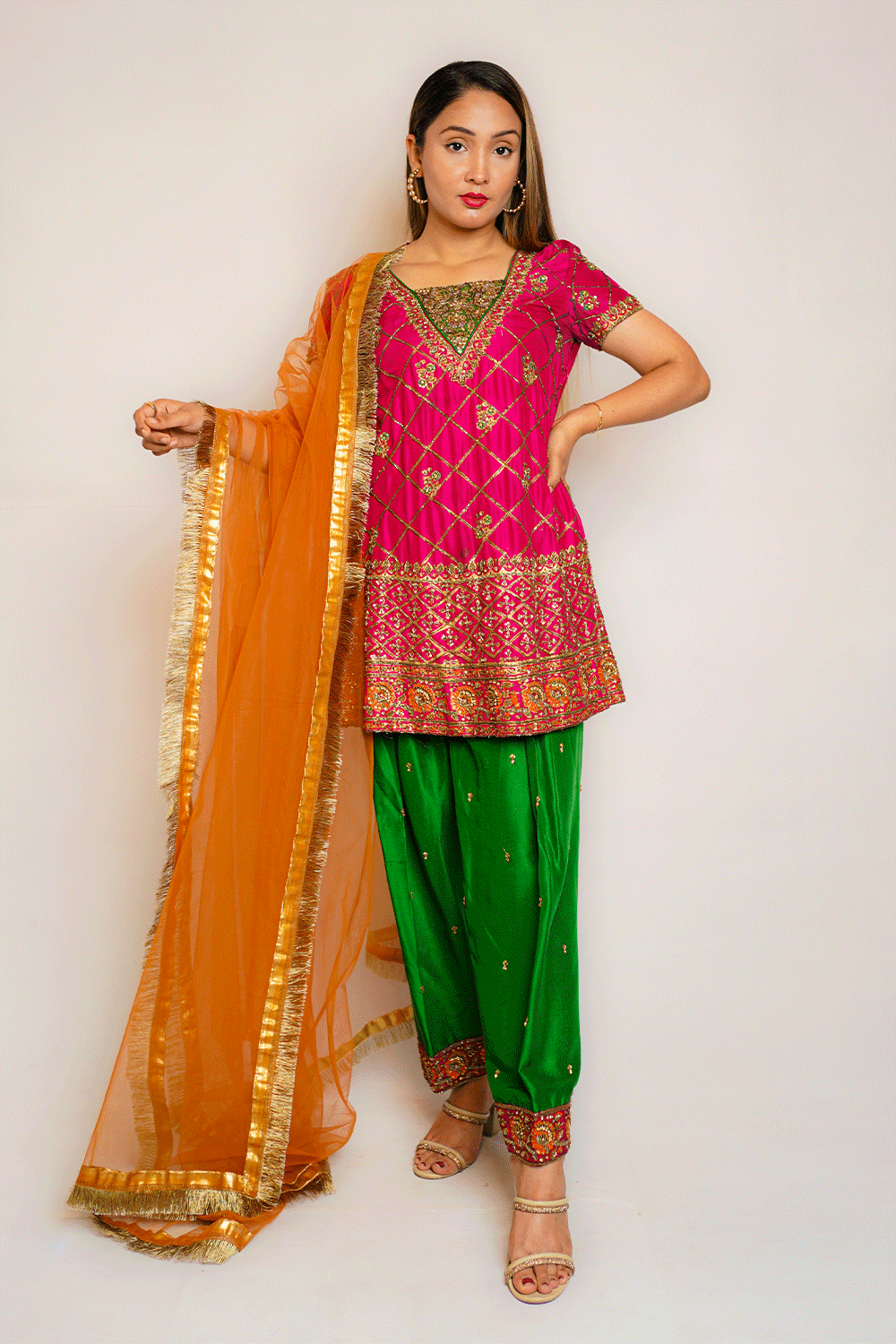 Pakistani suits for women online in Pakistan