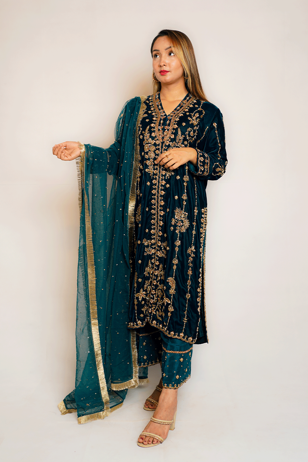 Pakistani velvet dresses online in the USA