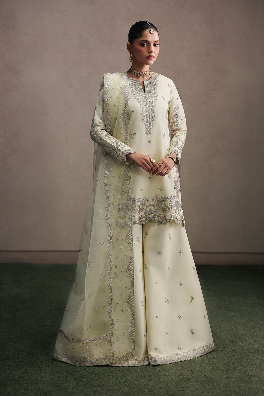 Raha Eid Pret '26 Luxury Collection Sillhouete Raha Eid Pret '26 Luxury Collection Sillhouete